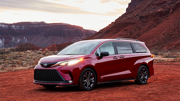 കാർണിവലിന് ഒത്ത എതിരാളിയുമായി ടൊയോട്ട, നാലാം തലമുറ സിയന്ന എംപിവി വിപണിയിൽ