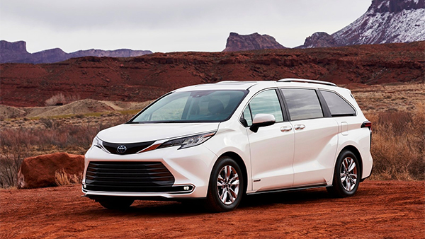 കാർണിവലിന് ഒത്ത എതിരാളിയുമായി ടൊയോട്ട, നാലാം തലമുറ സിയന്ന എംപിവി വിപണിയിൽ