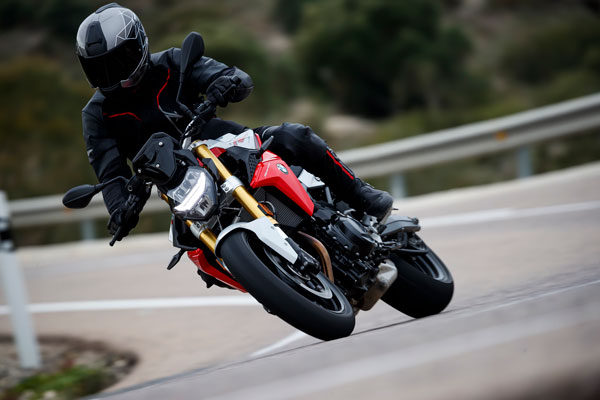 അഡ്വഞ്ചര്‍ ശ്രേണി ഉഷറാക്കാന്‍ ബിഎംഡബ്ല്യു F 900R, F 900XR; വീഡിയോ