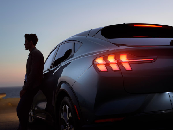 മാക്-ഇ ഇലക്ട്രിക് ക്രോസ്ഓവറിന് പുതിയ അപ്‌ഡേറ്റുകൾ നൽകാനൊരുങ്ങി ഫോർഡ്