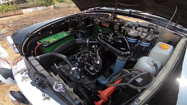 എൺപതുകളുടെ പ്രൗഢിയിൽ ഇന്നും തിളങ്ങി മാർക്ക് IV അംബാസഡർ