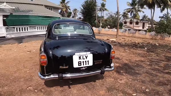 എൺപതുകളുടെ പ്രൗഢിയിൽ ഇന്നും തിളങ്ങി മാർക്ക് IV അംബാസഡർ