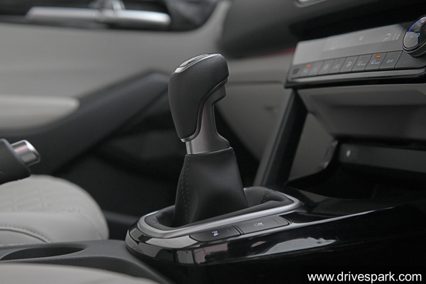 ഫീച്ചർ പരിഷ്കരണങ്ങൾക്കൊപ്പം സൊൽറ്റോസിന്റെ വിലയും വർധിപ്പിച്ച് കിയ