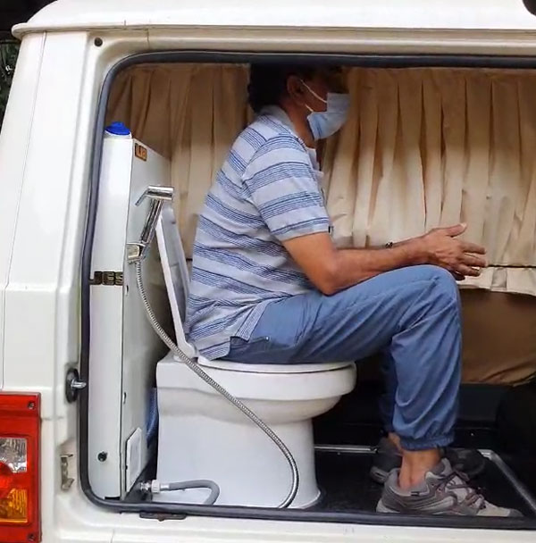 ബൊലേറോയിലും ടോയിലെറ്റ് സംവിധാനമൊരുക്കി ഓജസ് ഓട്ടോമൊബൈൽസ്