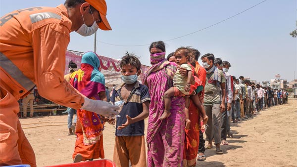 ഇതര സംസ്ഥാനങ്ങളിൽ നിന്ന് ആളുകളെ സ്വദേശത്ത് എത്തിക്കാൻ സഹായവുമായി മഹീന്ദ്ര