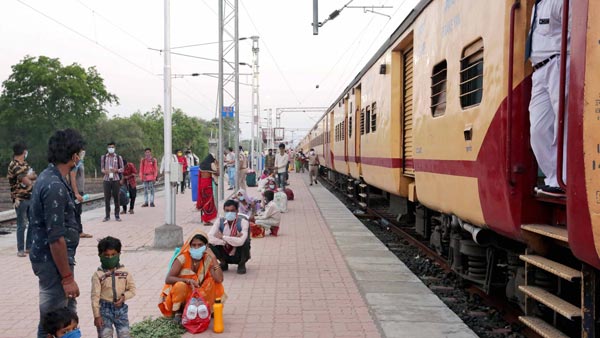 സര്‍വീസുകള്‍ പുനരാരംഭിക്കാനൊരുങ്ങി റെയില്‍വേ; ബുക്കിങ് ഇന്നുമുതല്‍