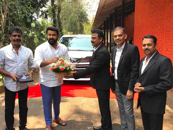 കളത്തില്‍ എതിരാളികളില്ല; ലാലിന്റെ കളക്ഷനിലേക്ക് ഫാന്‍സി നമ്പറുമായി പുത്തന്‍ അതിഥി