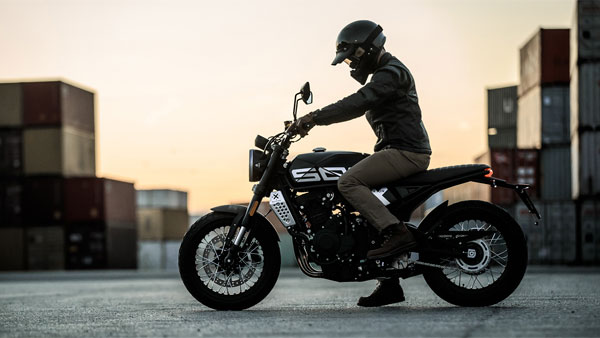 ക്രോസ്ഫയർ ഇരട്ടകളെ യൂറോപ്പ്യൻ വിപണിയിൽ അവതരിപ്പിച്ച് ബ്രിക്‌സ്റ്റൺ