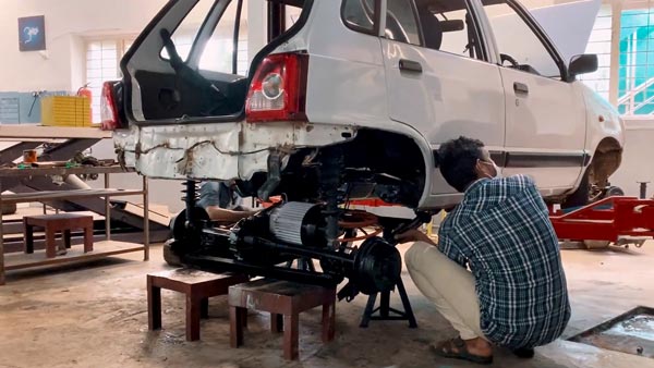 ഫോർച്ച്യൂണറിനേക്കാൾ ടോർഖ്‌; ഞെട്ടിച്ച് മാരുതി 800 ഇവി