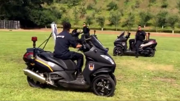 പൂഷോ മെട്രോപോളിസ് 3W സ്കൂട്ടർ ഇന്ത്യൻ വിപണിയിലും എത്തിക്കണം: ആനന്ദ് മഹീന്ദ്ര