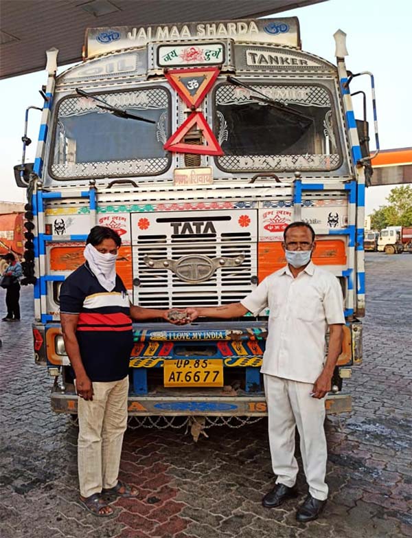 ട്രക്ക് ഡ്രൈവർമാർക്കും ഫ്ലീറ്റ് ഓപ്പറേറ്റർമാർക്കും സമഗ്ര പിന്തുണയുമായി ടാറ്റ 