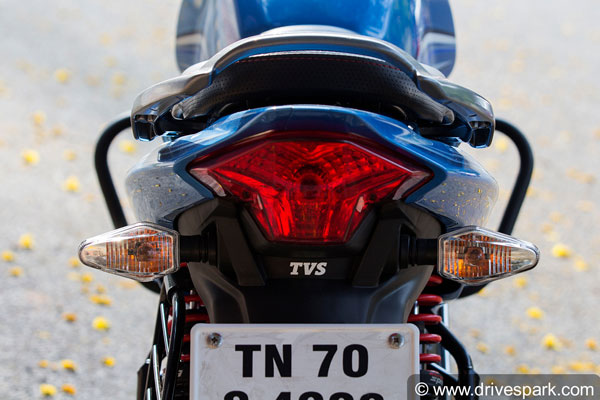 വില്‍പ്പന ഇടിഞ്ഞു; ഓണ്‍ലൈന്‍ ബുക്കിങ് സൗകര്യമൊരുക്കി ടിവിഎസ്