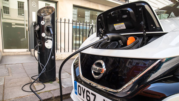 ഇലക്ട്രിക് വാഹനങ്ങൾക്ക് 5 ലക്ഷം രൂപ സബ്സിഡി നൽകാനൊരുങ്ങി യുകെ