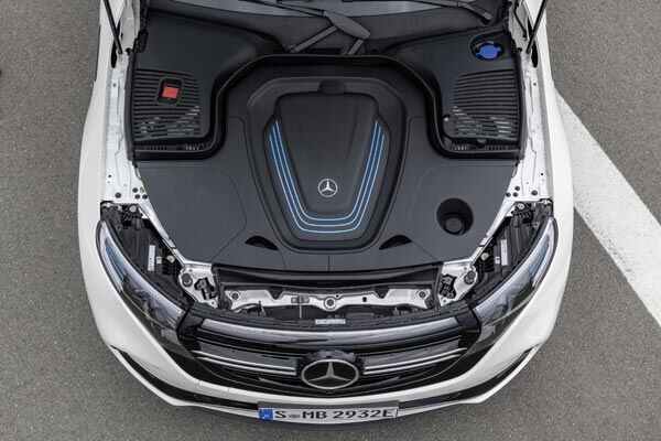 അരങ്ങേറ്റത്തിനൊരുങ്ങി മെര്‍സിഡീസ് EQC ഇലക്ട്രിക്; കൂടുതല്‍ വിവരങ്ങള്‍ പുറത്ത്