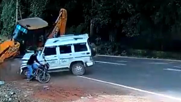 ജെസിബിയെ നേരിട്ട് മഹീന്ദ്ര ബൊലേറോ; യാത്രക്കാർ അത്ഭുതകരമായി രക്ഷപെട്ടു; വീഡിയോ വൈറൽ