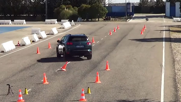 മൂസ് ടെസ്റ്റില്‍ കരുത്ത് തെളിയിച്ച് സിട്രണ്‍ C5 എയര്‍ക്രോസ് എസ്‌യുവി; വീഡിയോ