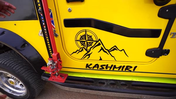 കശ്മീരി ഭായിയും അദ്ദേഹത്തിന്റെ ഡാൻസിംഗ് ഥാറും