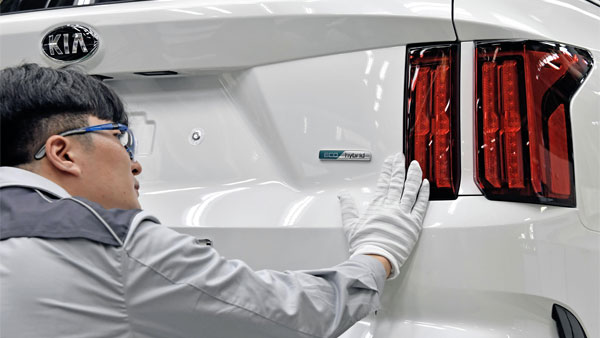 സോറന്റോ ഹൈബ്രിഡ് എസ്‌യുവിയുടെ ഉത്പാദനം ആരംഭിച്ച് കിയ