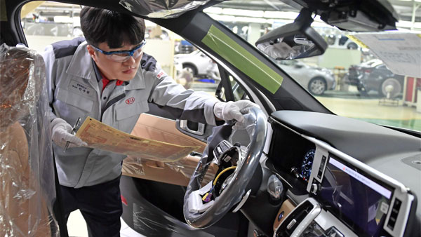 സോറന്റോ ഹൈബ്രിഡ് എസ്‌യുവിയുടെ ഉത്പാദനം ആരംഭിച്ച് കിയ