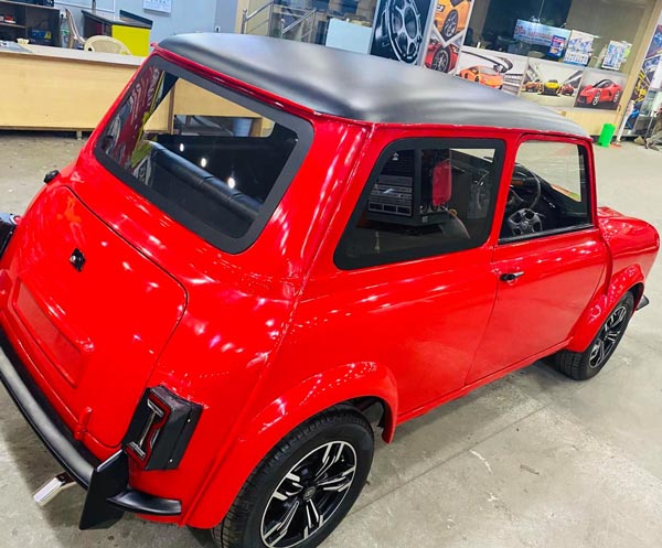 മിനി കൂപ്പറായി രൂപം മാറി പ്രീമിയർ പദ്മിനി