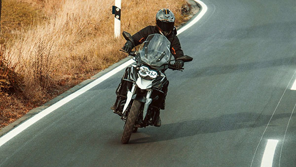 യുകെയിൽ ടെറൈൻ 380 അഡ്വഞ്ചർ അവതരിപ്പിച്ച് സിന്നിസ്