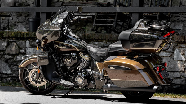 റോഡ് മാസ്റ്റർ ഡാർക്ക് ഹോഴ്സ് ജാക്ക് ഡാനിയേൽ എഡിഷനുമായി ഇന്ത്യൻ മോട്ടോർസൈക്കിൾ