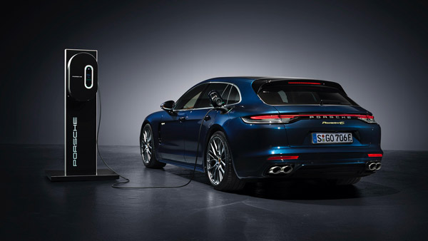 2021 പനാമേര ഫെയ്‌സ്‌ലിഫ്റ്റ്‌ പുറത്തിറക്കി പോർഷ