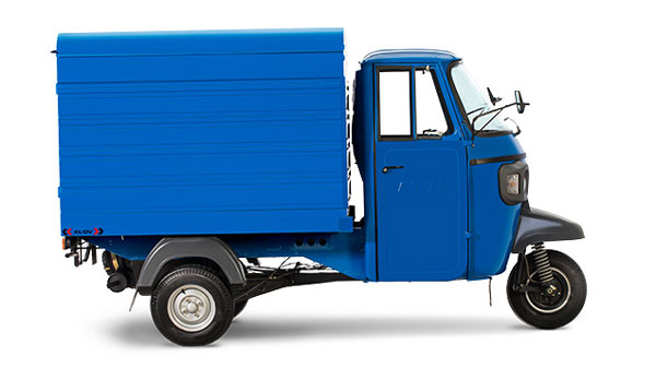 ചെറു വഴികളിലും എളുപ്പത്തിൽ എത്തിചേരാം; ത്രീ വിലർ ആംബുലൻസ് ഒരുക്കി അതുൽ ഓട്ടോ