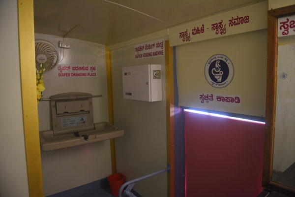 കയ്യടിവാങ്ങി കര്‍ണടക ആര്‍ടിസി; പഴയ ബസുകള്‍ ഇനി സഞ്ചരിക്കുന്ന ശൗചാലയം, പദ്ധതി സ്ത്രീകള്‍ക്ക്