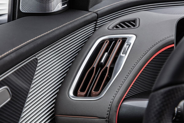 മെര്‍സിഡീസ് EQC ഇലക്ട്രിക് എസ്‌യുവിയെകുറിച്ച് അറിഞ്ഞിരിക്കണം ഈ കാര്യങ്ങള്‍