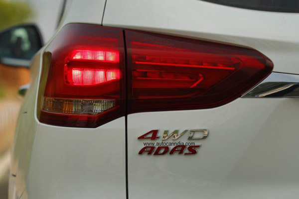 ഗ്ലോസ്റ്ററിന് മാറ്റുകൂട്ടാൻ ഫോർ വീൽ ഡ്രൈവും ഒപ്പം അഡ്വാൻസ്ഡ് ഡ്രൈവർ അസിസ്റ്റൻസ് സിസ്റ്റവും