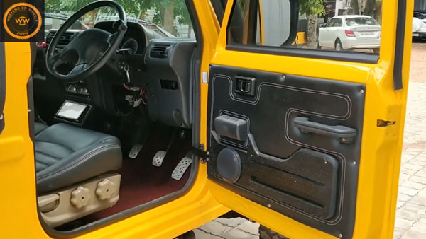 ഭീമൻ ടയറുകളിൽ ഓഫ്റോഡ് ലുക്കിലൊരുങ്ങി മഹീന്ദ്ര ഇൻവേഡർ ഭീമൻ ടയറുകളിൽ ഓഫ്റോഡ് ലുക്കിലൊരുങ്ങി മഹീന്ദ്ര ഇൻവേഡർ