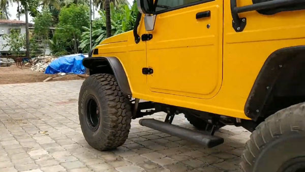 ഭീമൻ ടയറുകളിൽ ഓഫ്റോഡ് ലുക്കിലൊരുങ്ങി മഹീന്ദ്ര ഇൻവേഡർ ഭീമൻ ടയറുകളിൽ ഓഫ്റോഡ് ലുക്കിലൊരുങ്ങി മഹീന്ദ്ര ഇൻവേഡർ