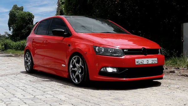 ചുവപ്പഴകിൽ ഹോട്ട് കസ്റ്റമൈസ്ഡ് പോളോ