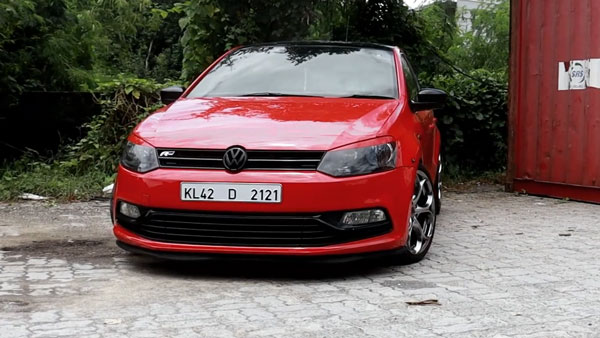 ചുവപ്പഴകിൽ ഹോട്ട് കസ്റ്റമൈസ്ഡ് പോളോ