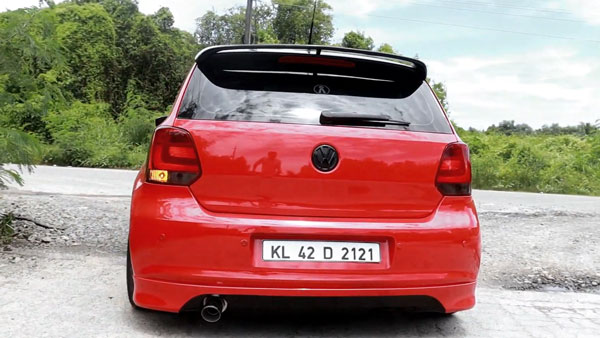 ചുവപ്പഴകിൽ ഹോട്ട് കസ്റ്റമൈസ്ഡ് പോളോ