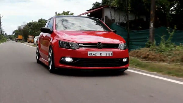 ചുവപ്പഴകിൽ ഹോട്ട് കസ്റ്റമൈസ്ഡ് പോളോ