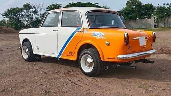 റെട്രോ സ്റ്റൈലിൽ ഇരട്ട ടോൺ നിറത്തിലൊരുങ്ങി പ്രീമിയർ പദ്മിനി