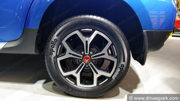 റെനോ ഡസ്റ്റർ ടർബോ പെട്രോൾ ഈ മാസം വിപണിയിലേക്ക്