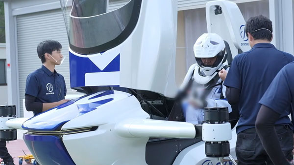 ഫ്ലൈയിംഗ് കാർ സ്വപ്നം യാഥാർഥ്യമാക്കാനൊരുങ്ങി സ്കൈഡ്രൈവ്