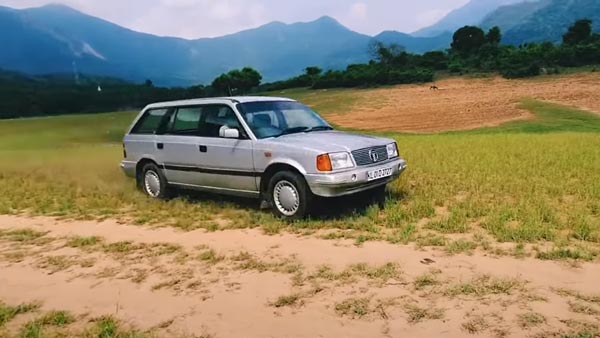 പഴമ കാത്തുസൂക്ഷിച്ച് മാടമ്പി ലുക്കിൽ ഒരു ടാറ്റ എസ്റ്റേറ്റ്