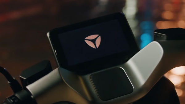 യാദിയ ഇലക്ട്രിക് സ്കൂട്ടറിന്റെ പരസ്യത്തിൽ പ്രത്യക്ഷപ്പെട്ട് വിൻ ഡീസൽ