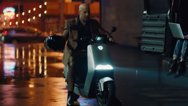 യാദിയ ഇലക്ട്രിക് സ്കൂട്ടറിന്റെ പരസ്യത്തിൽ പ്രത്യക്ഷപ്പെട്ട് വിൻ ഡീസൽ