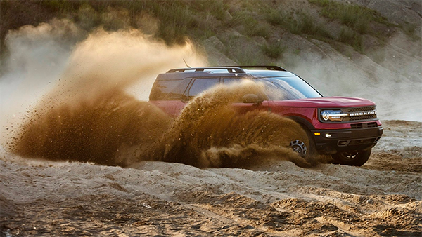 ബ്രോങ്കോ ഫസ്റ്റ് എഡിഷന് പുതിയ ലൈറ്റ്നിംഗ് ബ്ലൂ നിറം അവതരിപ്പിച്ച് ഫോർഡ്