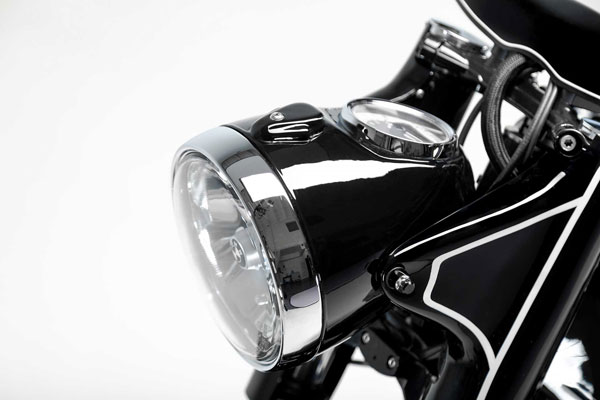 ബിഎംഡബ്ല്യു R നയൻ T റോഡ്സ്റ്ററിന് റെട്രോ മോക്കോവറുമായി എൻമോടോ