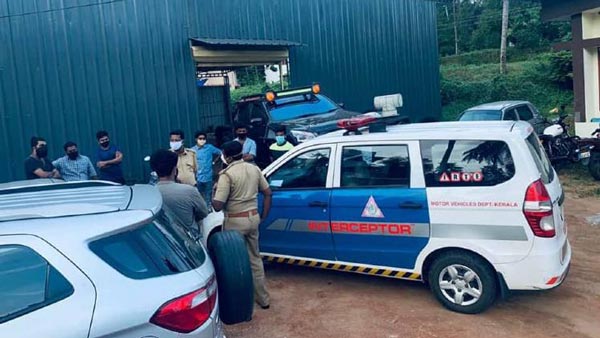 ബാബ്സ് എന്ന മോഡിഫൈഡ് V-ക്രോസിന് കൂച്ചുവിലങ്ങിട്ട് എംവിഡി