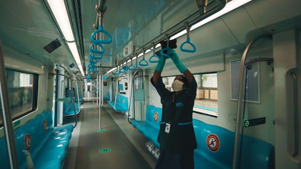 കൊച്ചി മെട്രോ സര്വീസ് പുനരാരംഭിച്ചു; യാത്രനിരക്കും കുറച്ചു കൊച്ചി മെട്രോ സര്വീസ് പുനരാരംഭിച്ചു; യാത്രനിരക്കും കുറച്ചു