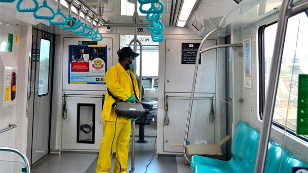 കൊച്ചി മെട്രോ സര്വീസ് പുനരാരംഭിച്ചു; യാത്രനിരക്കും കുറച്ചു കൊച്ചി മെട്രോ സര്വീസ് പുനരാരംഭിച്ചു; യാത്രനിരക്കും കുറച്ചു