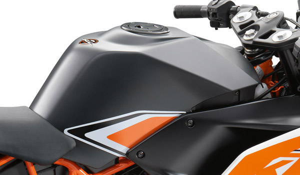 RC200 -യ്ക്ക് പുതിയ കളര്‍ ഓപ്ഷന്‍ നല്‍കാനൊരുങ്ങി കെടിഎം