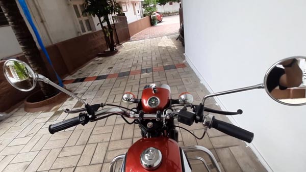 കാല പഴക്കത്തിലും പൗരാണികഭാവം കൈവിടാതെ ഒരു എസ്കോർട്ട് രാജ്ദൂത് 175